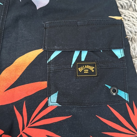 Boys Billabong Swim Trunks - Picture 4 of 5